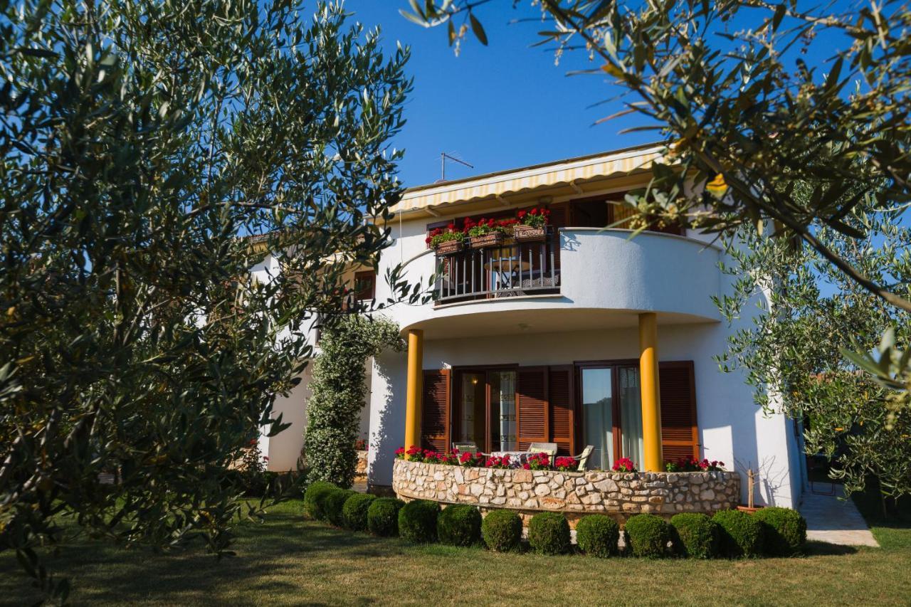 Alda-App Apartment Funtana Exterior photo