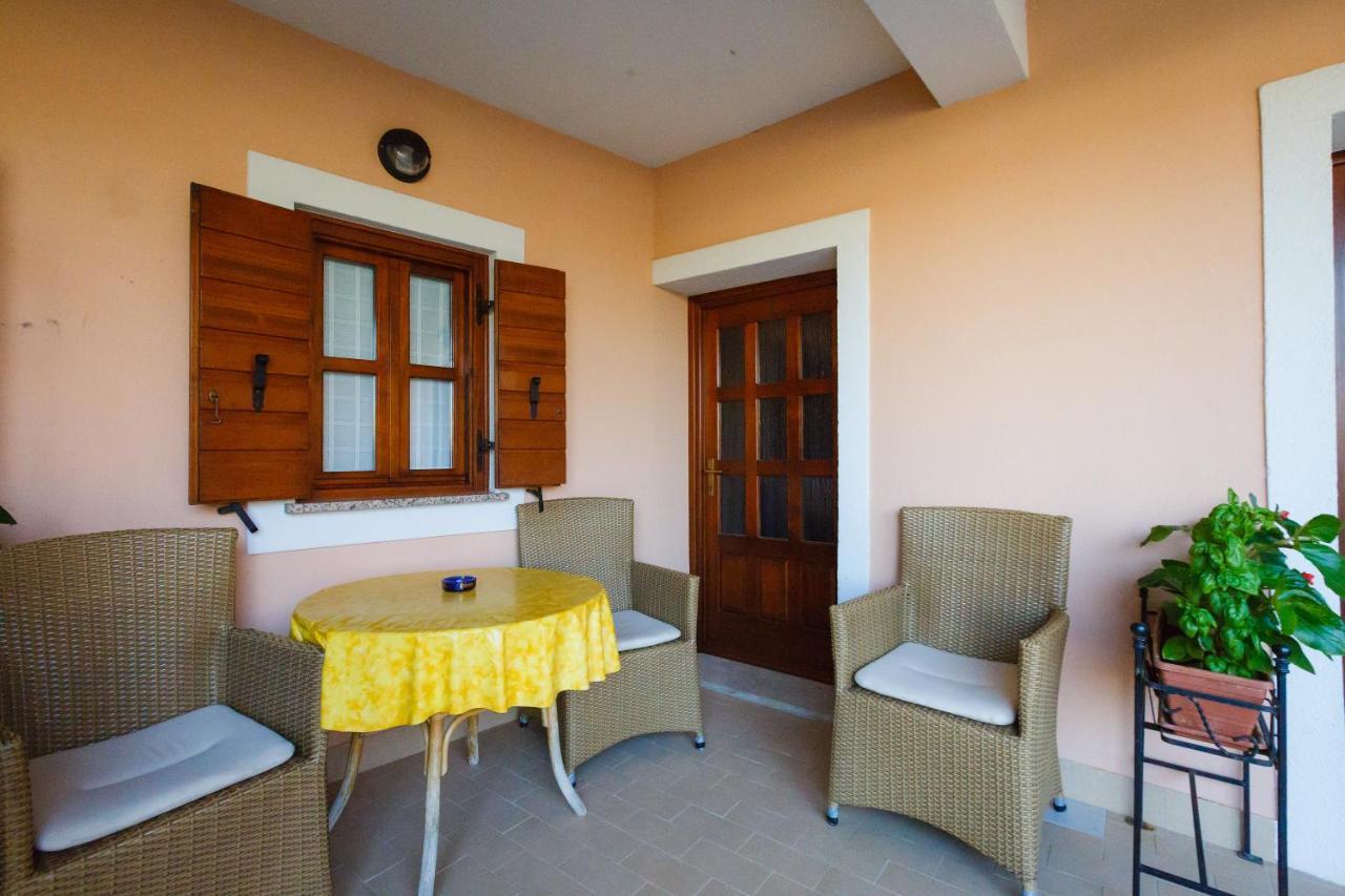 Alda-App Apartment Funtana Exterior photo