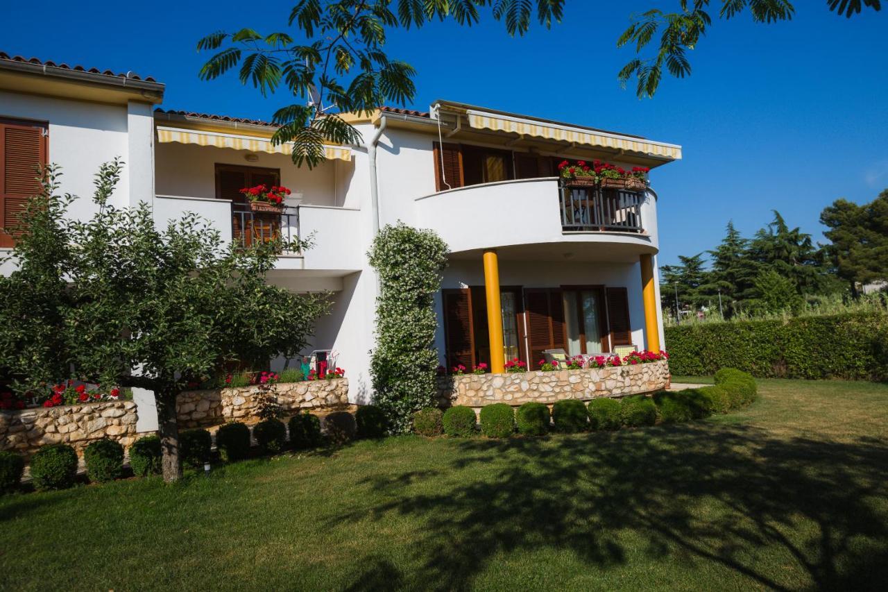 Alda-App Apartment Funtana Exterior photo